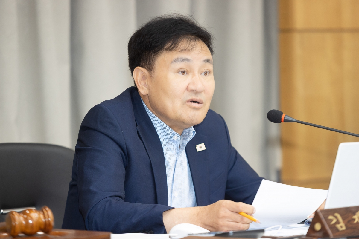 20250911-080[AMG_7428-제290회 임시회시 문화환경위원회 조례안 등 심사활동.jpg