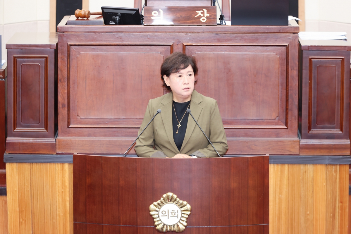 20251024-034[AMG_3030-1-제291회 임시회 제2차 본회의시 이지연 의원 2026년도 지방채 발행 동의안 건과 관련 반대토론.JPG