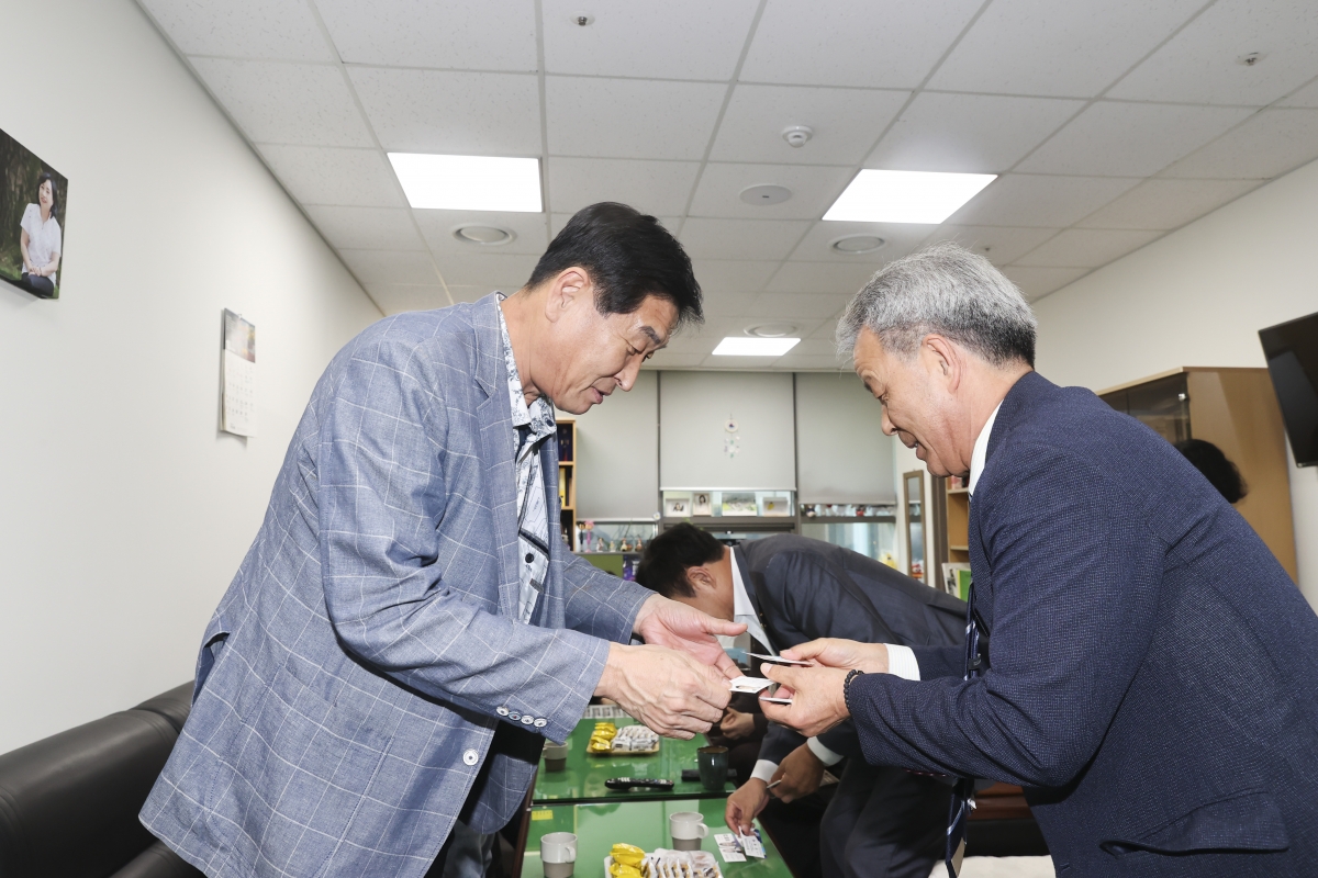 20251017-108[AMG_1197-1-제291회 임시회시 문화환경위원회 춘천시의회 방문.jpg