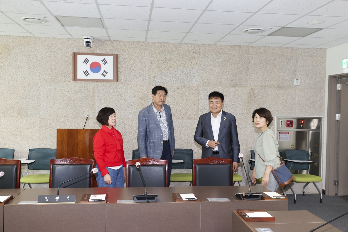 20251017-124[AMG_1233-1-제291회 임시회시 문화환경위원회 춘천시의회 방문.jpg