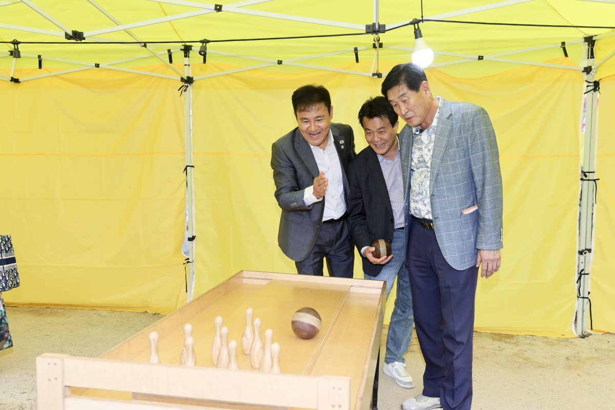 20251017-159[AMG_1347-1-의원연구단체 그린로컬 축제관광 연구회 춘천 막국수닭갈비 축제 행사장 방문.jpg