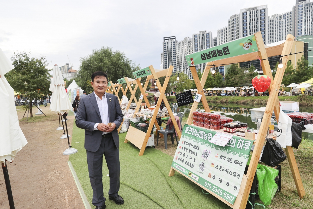 20251017-167[AMG_1363-1-의원연구단체 그린로컬 축제관광 연구회 춘천 막국수닭갈비 축제 행사장 방문.jpg