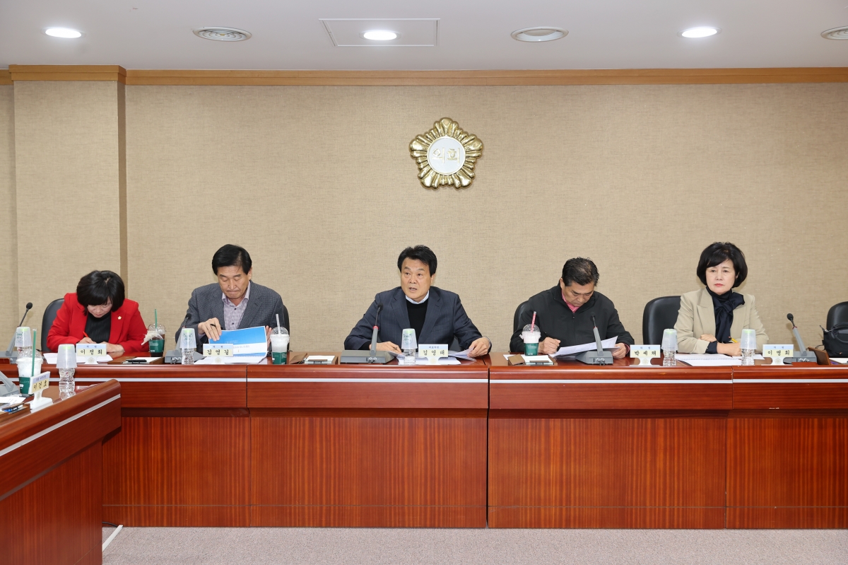 20251030-093[AMG_4661-1-의원연구단체 그린로컬 축제관광 연구회 최종보고회.JPG