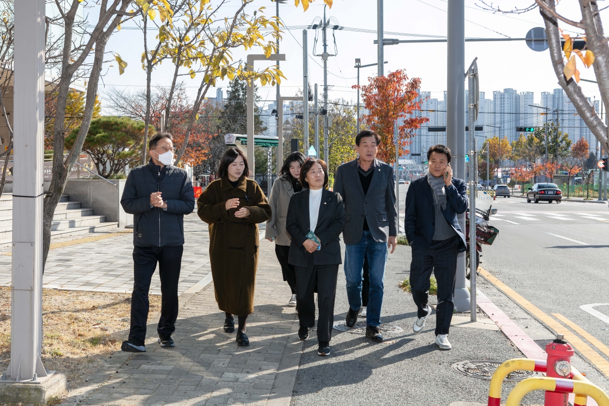 20251118-027[IMG_4028-구미 현황해결을 위한 특별위원회 대전도시재생지원센터 현장방문활동.jpg