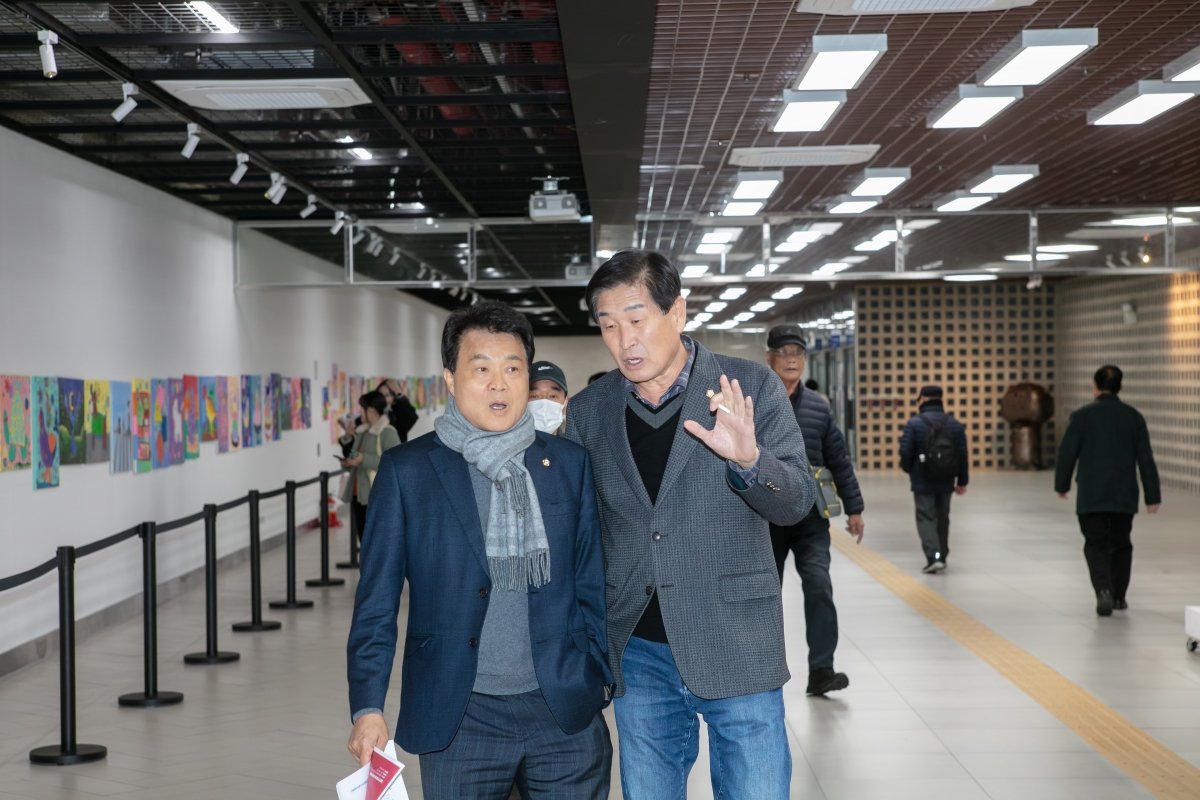 20251118-038[IMG_4017-구미 현황해결을 위한 특별위원회 대전 도심 지하상가연결통로 현장방문활동.jpg