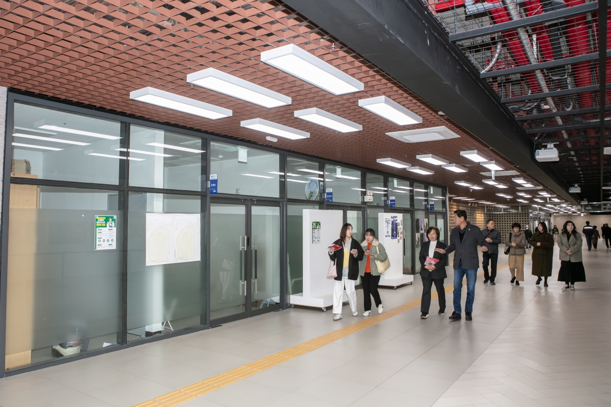 20251118-040[IMG_4027-구미 현황해결을 위한 특별위원회 대전 도심 지하상가연결통로 현장방문활동.jpg