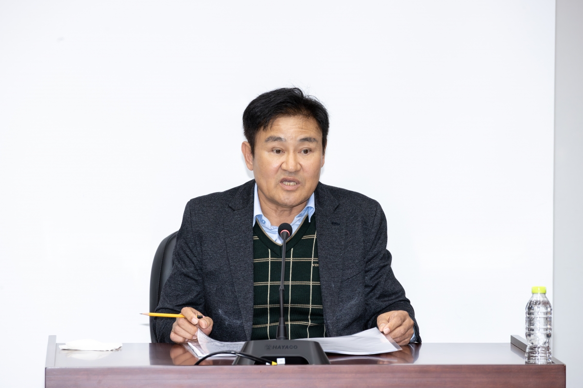 20251125-058[AMG_8085-2025년도 제2차 의원연구단체 심의위원회 개최.jpg