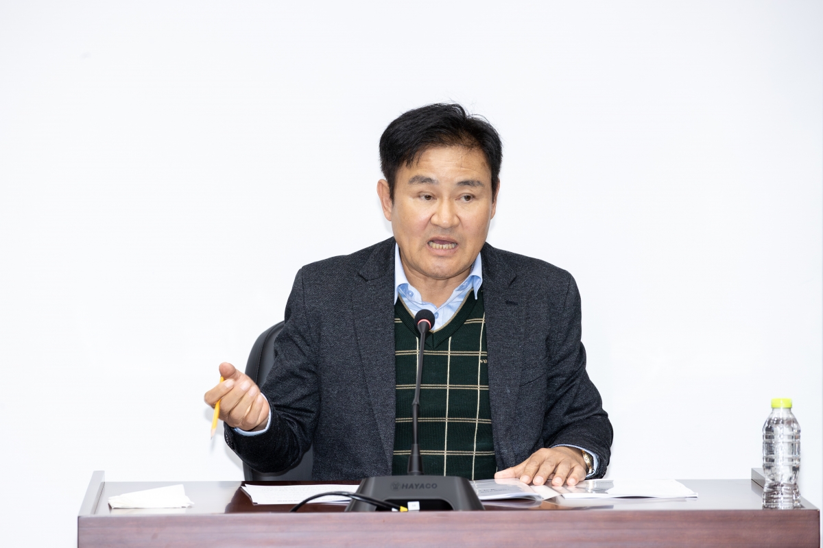 20251125-060[AMG_8095-2025년도 제2차 의원연구단체 심의위원회 개최.jpg