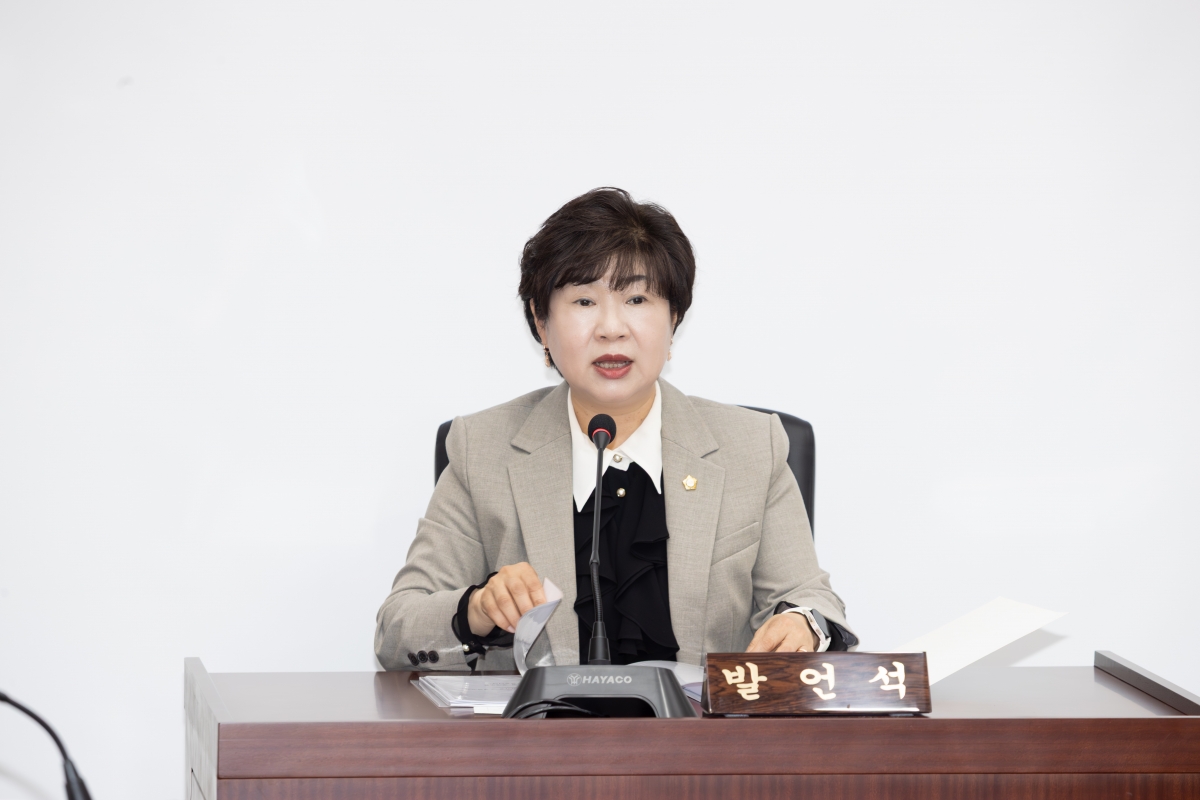 20251126-016[AMG_8145-제292회 제2차 정례회시 기획행정위원회 조례안 등 심사활동.jpg