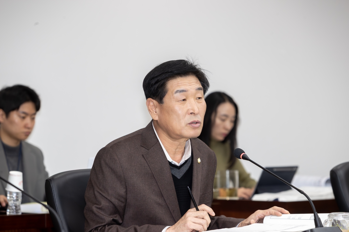 20251127-048[AMG_8614-제292회 제2차 정례회시 문화환경위원회 소관 2026년도 예산안 및 기금운용계획안 예비심사 활동.jpg