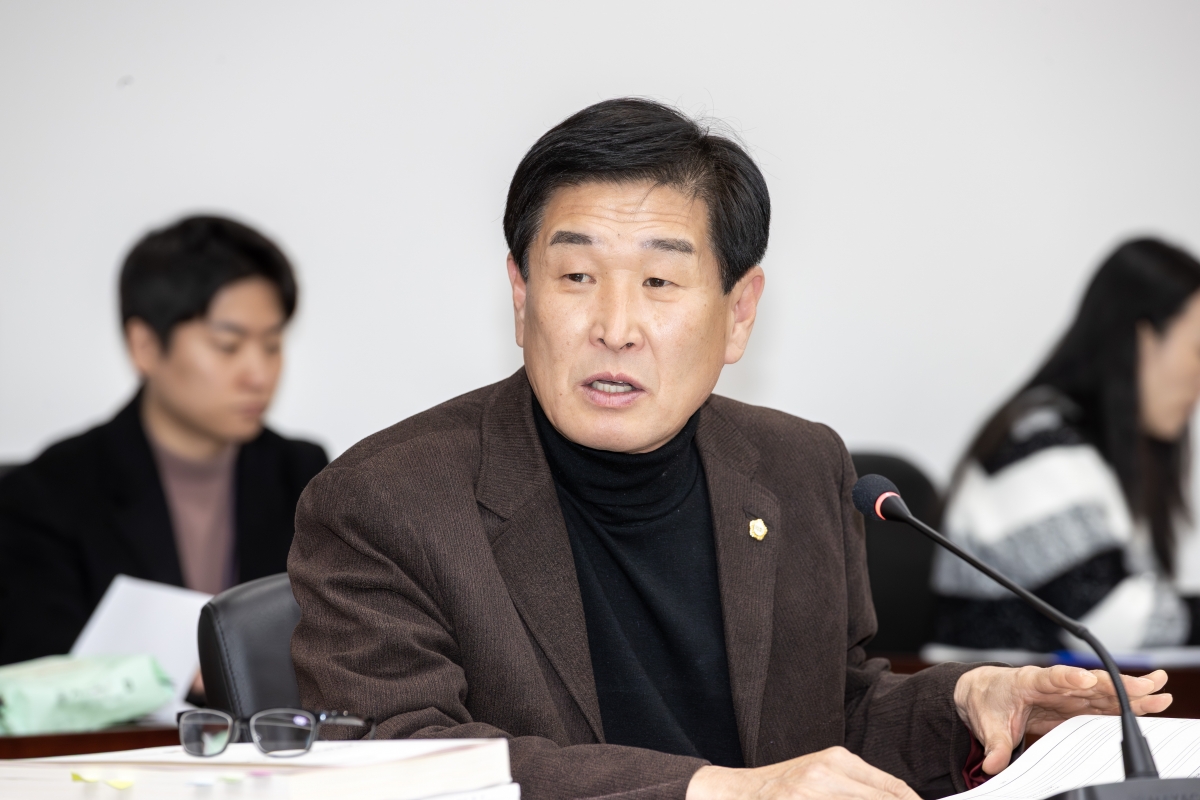 20251202-026[AMG_9475-제292회 제2차 정례회시 문화환경위원회 소관 2026년도 예산안 및 기금운용계획안 예비심사 활동.jpg