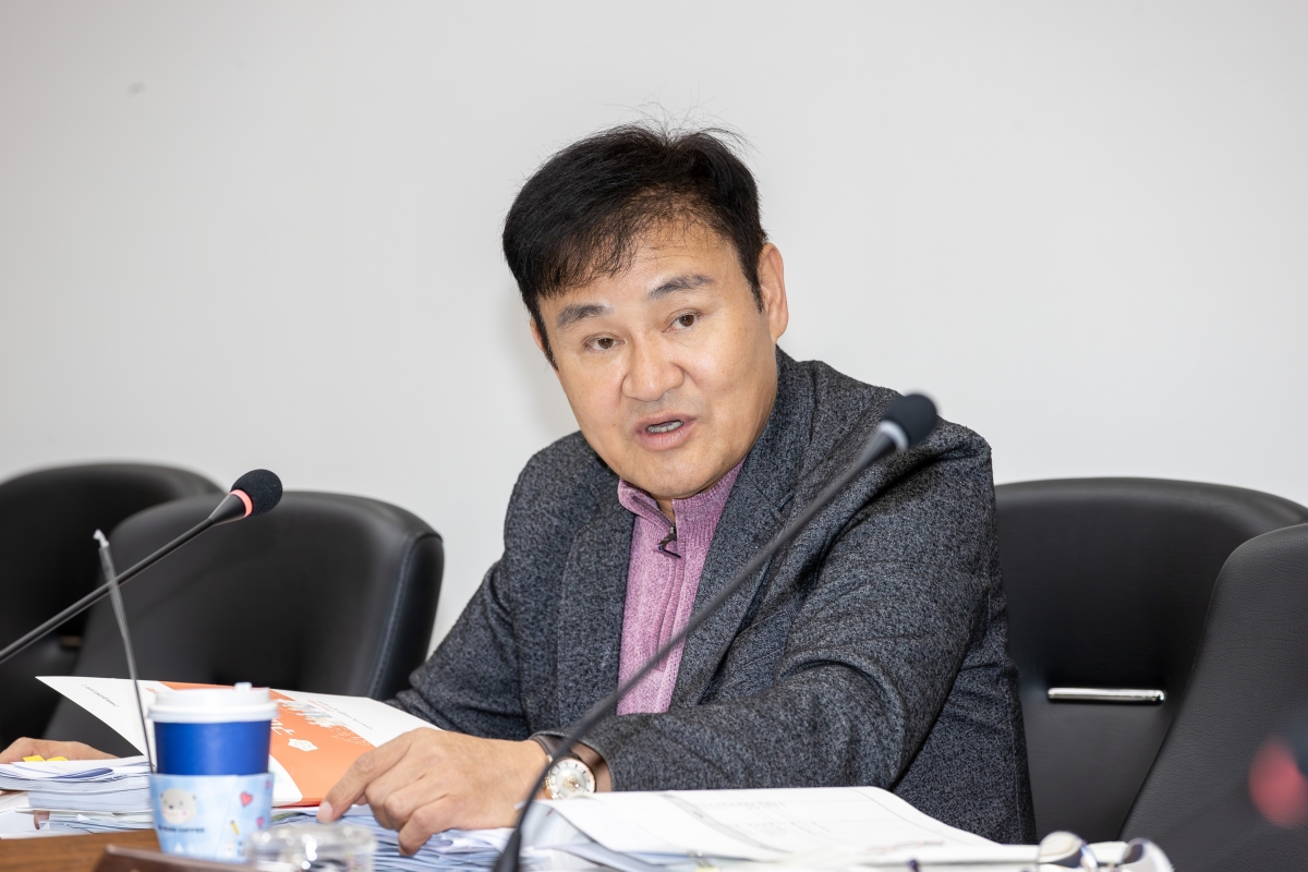 20251204-040[AMG_9748-제292회 제2차 정례회시 예산결산특별위원회 2026년도 예산안 및 기금운용계획안 심사 활동.jpg