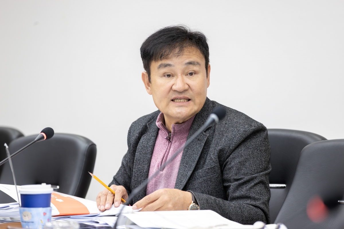 20251204-042[AMG_9758-제292회 제2차 정례회시 예산결산특별위원회 2026년도 예산안 및 기금운용계획안 심사 활동.jpg