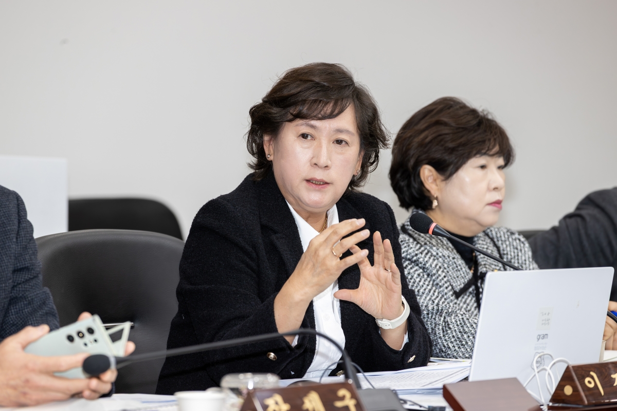 20251204-033[AMG_9714-제292회 제2차 정례회시 예산결산특별위원회 2026년도 예산안 및 기금운용계획안 심사 활동.jpg