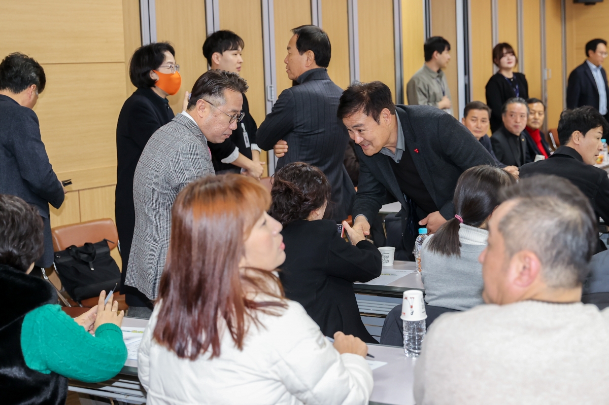 20251209-042[AMG_0402-1-구미시장 형곡1동 순방.JPG