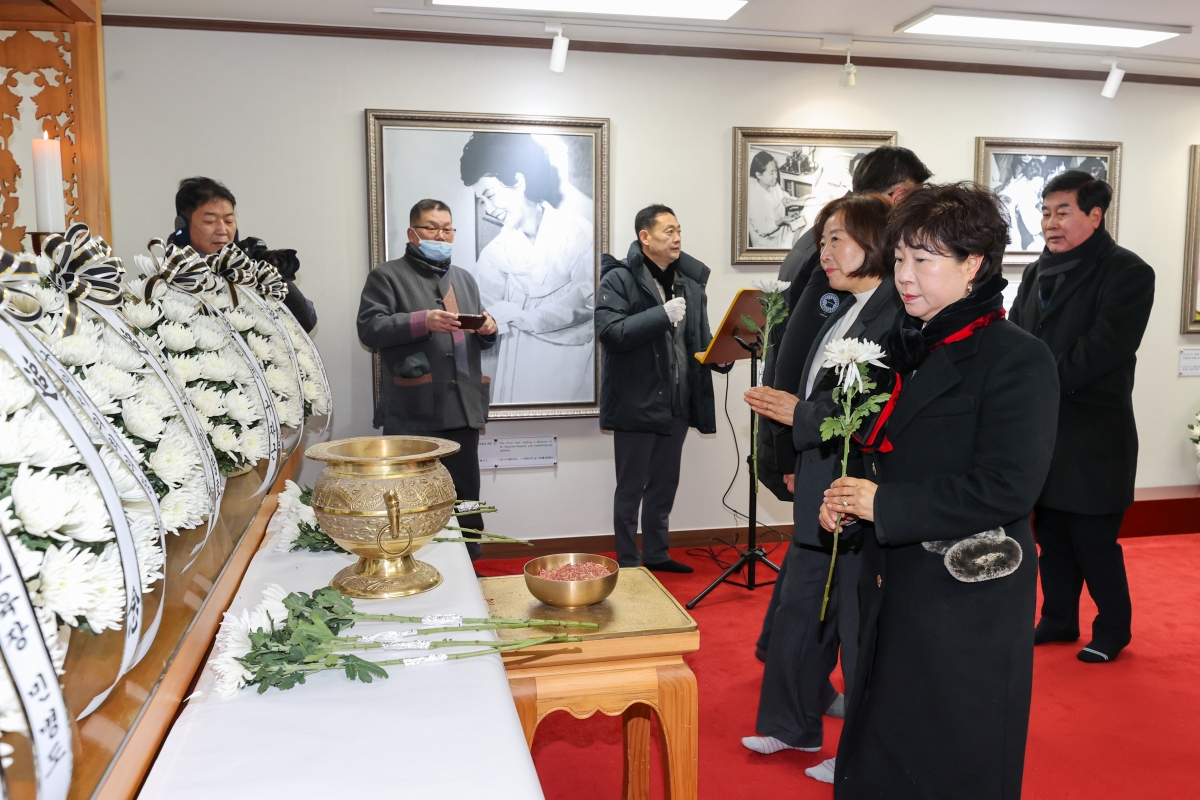 20260102-012[AMG_3044-1-2026 새해 박대통령 생가 참배.JPG