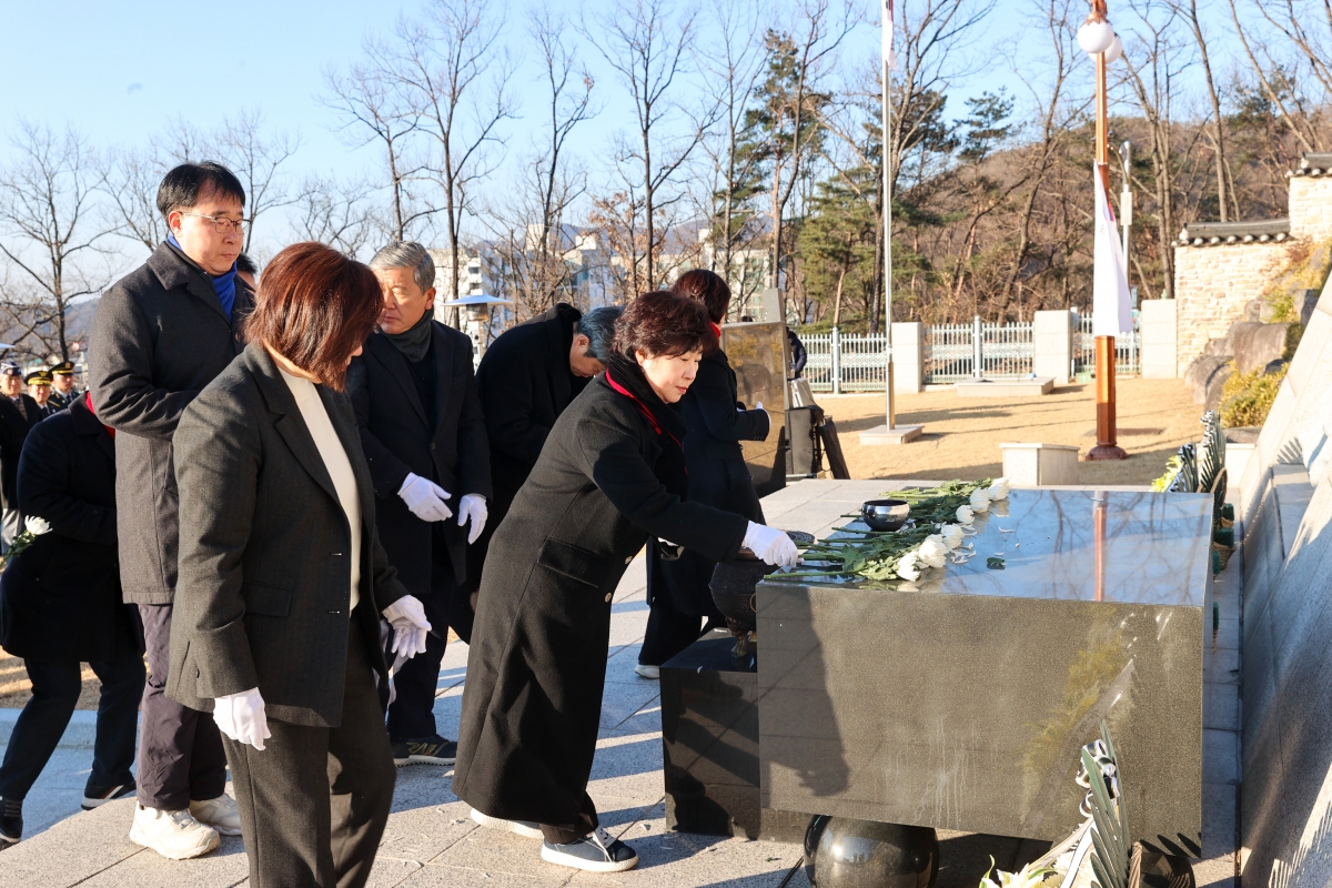 20260102-040[AMG_3108-1-2026 새해 충혼탑 참배.JPG