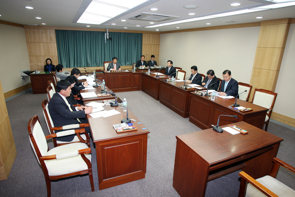폐회중 특별위원회 활동