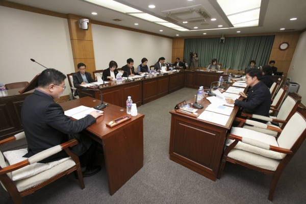 제229회 임시회 기획행정위원회 조례안 심사활동